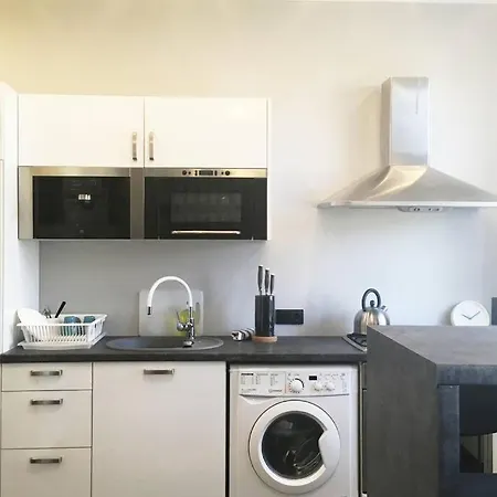 Lejas 5a Self Check In Out 4 Free Parking