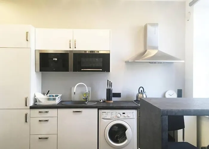 Lejas 5a Self Check In Out 4 Free Parking